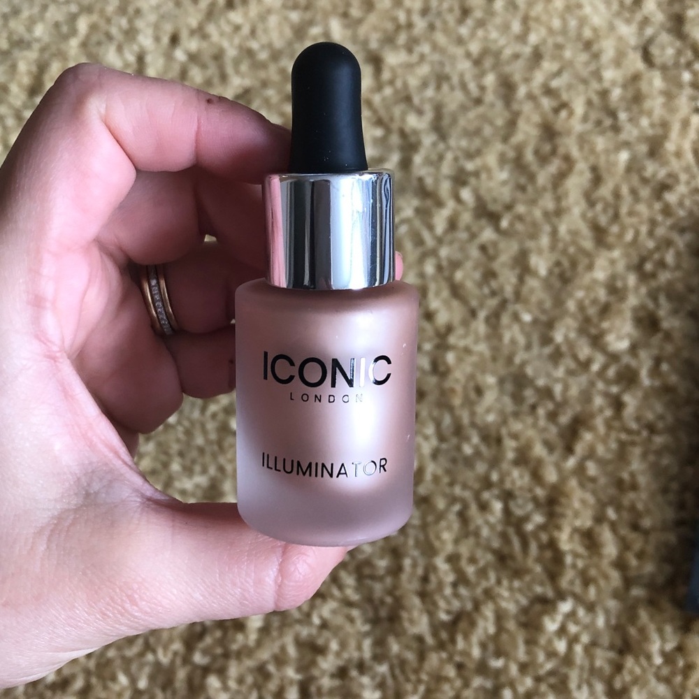 Iconic London | Illuminator. Liquid shimmer